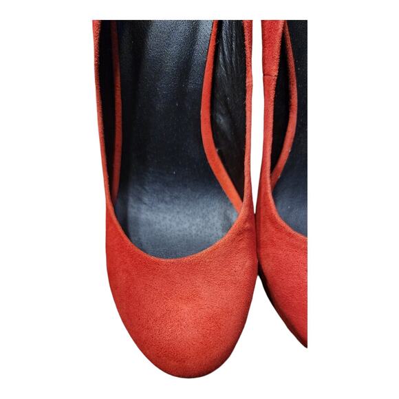 Kelsi Dagger Red Round Toe Gold Back Studded Pumps Size 8 Holiday shoes heels - Picture 8 of 8